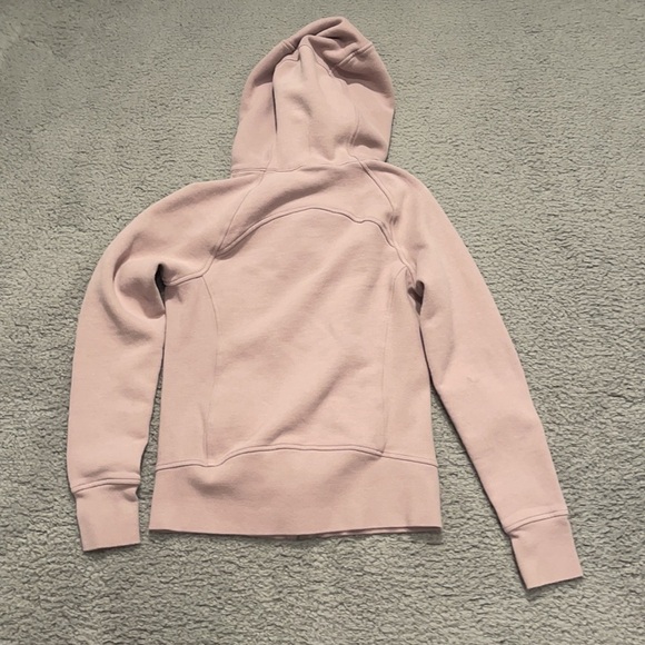 Lululemon Scuba Hoodie *Light Cotton Fleece
Purple ash size4 - Picture 7 of 8
